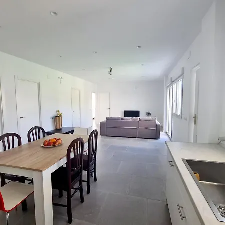 Precioso Con Jardin Holiday home Benicassim