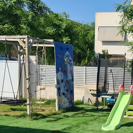 Precioso Con Jardin